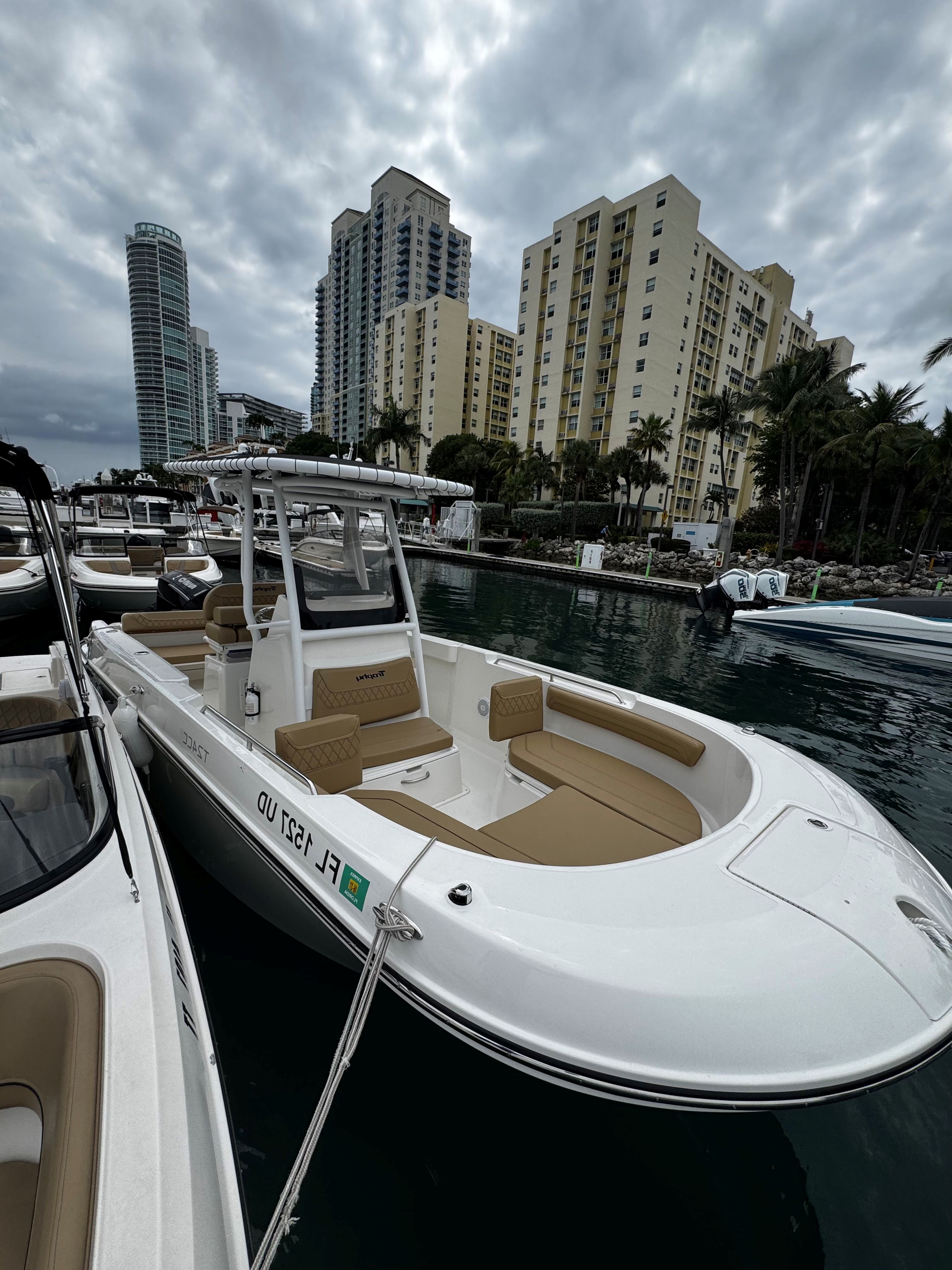TROPHY WINNER (24'Bayliner Trophy CC 250HP)