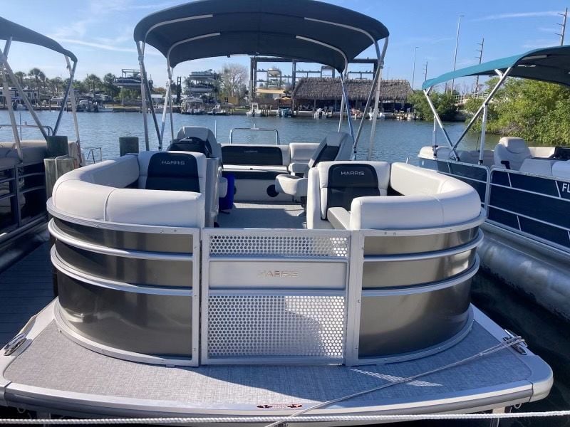 RELAXATION STATION (23' Harris HCX23 Tritoon 150 HP - Fishing or Cruising)
