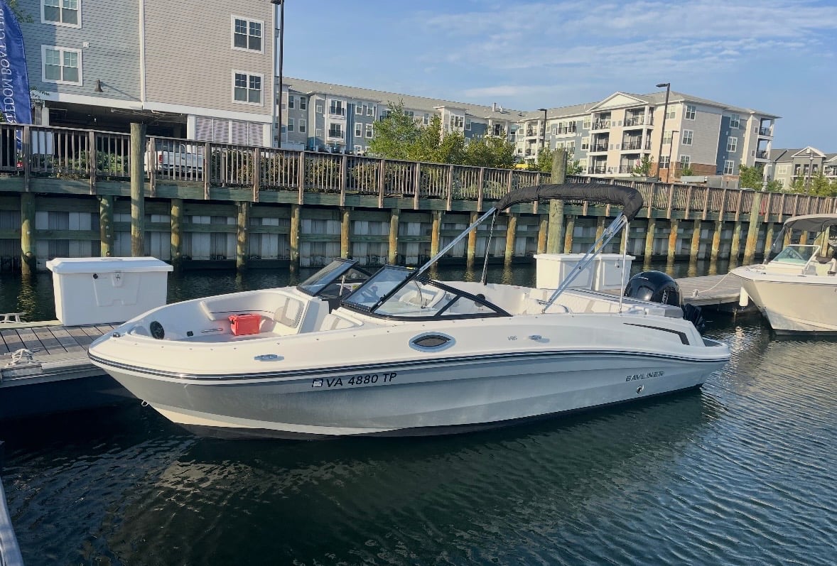 Seaduction (Bayliner VR6) Cruising