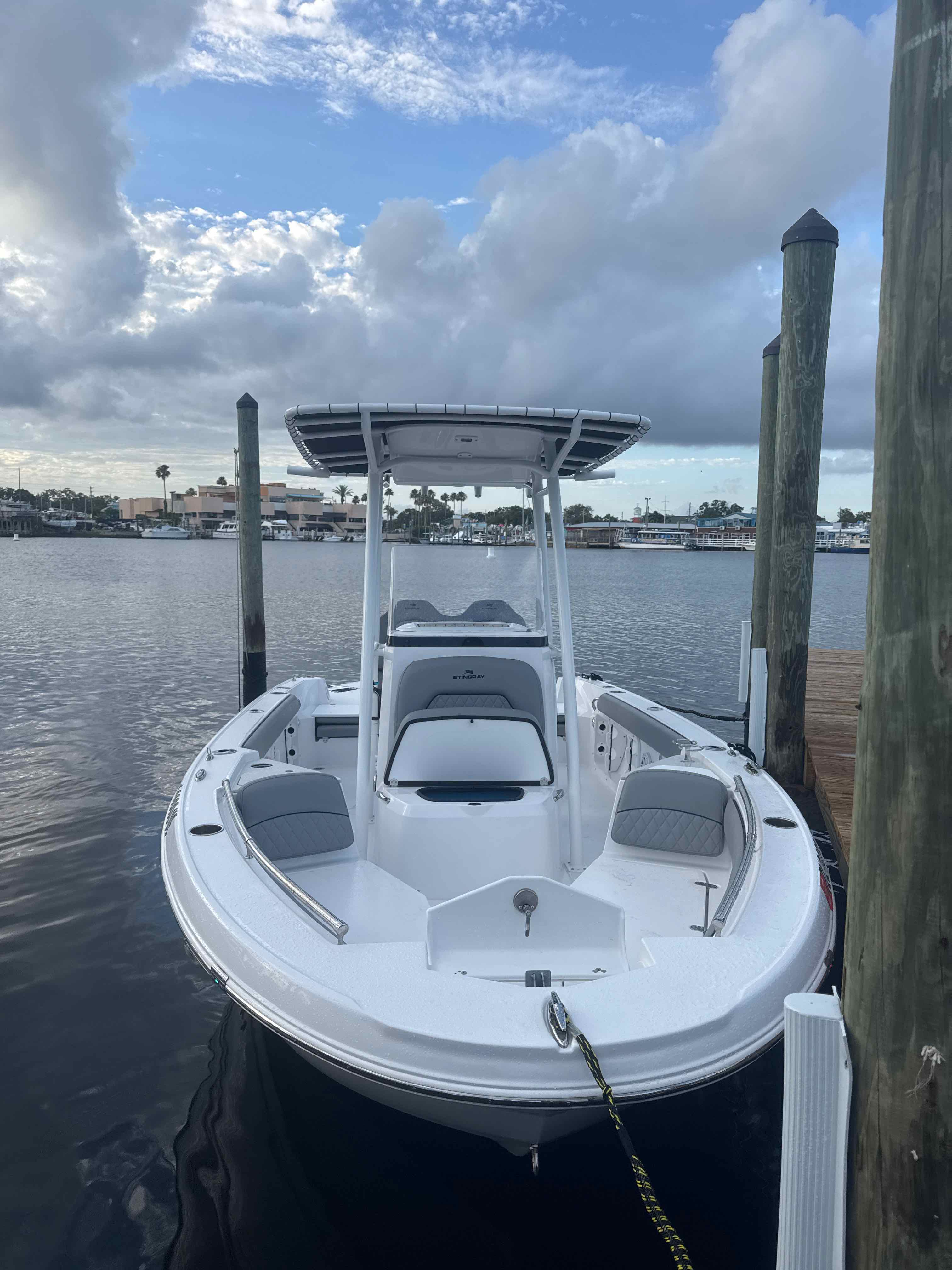 RHAENYRA (21' Stingray 216 CC 150XL Mercury)