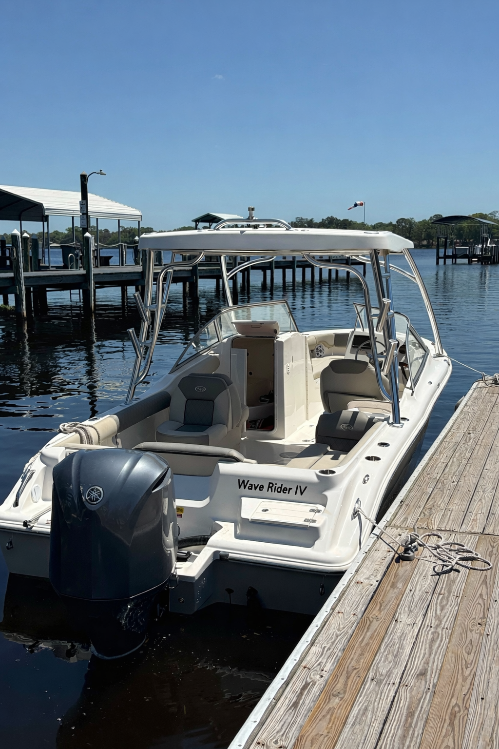 Wave Rider IV- 239-Bowrider