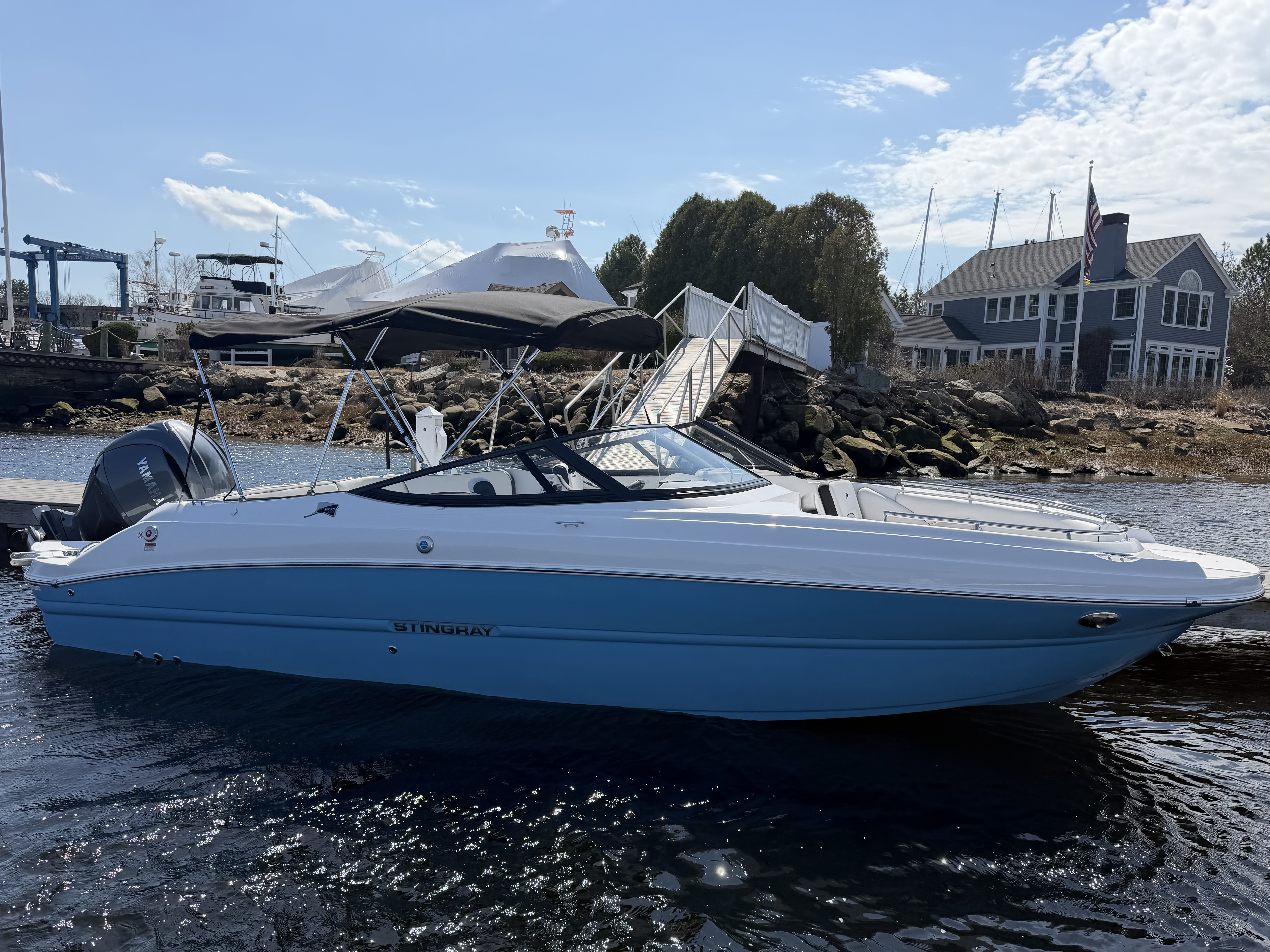 #13 - Stingray 231DC - Bowrider (No Fishing)