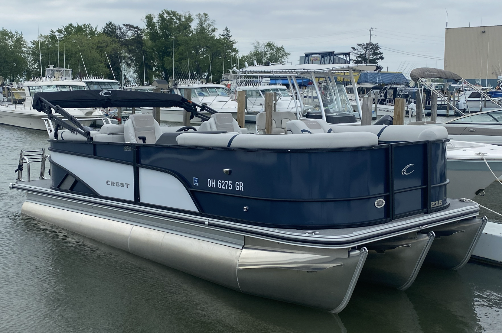23' Pontoon - 1058 - No Fishing