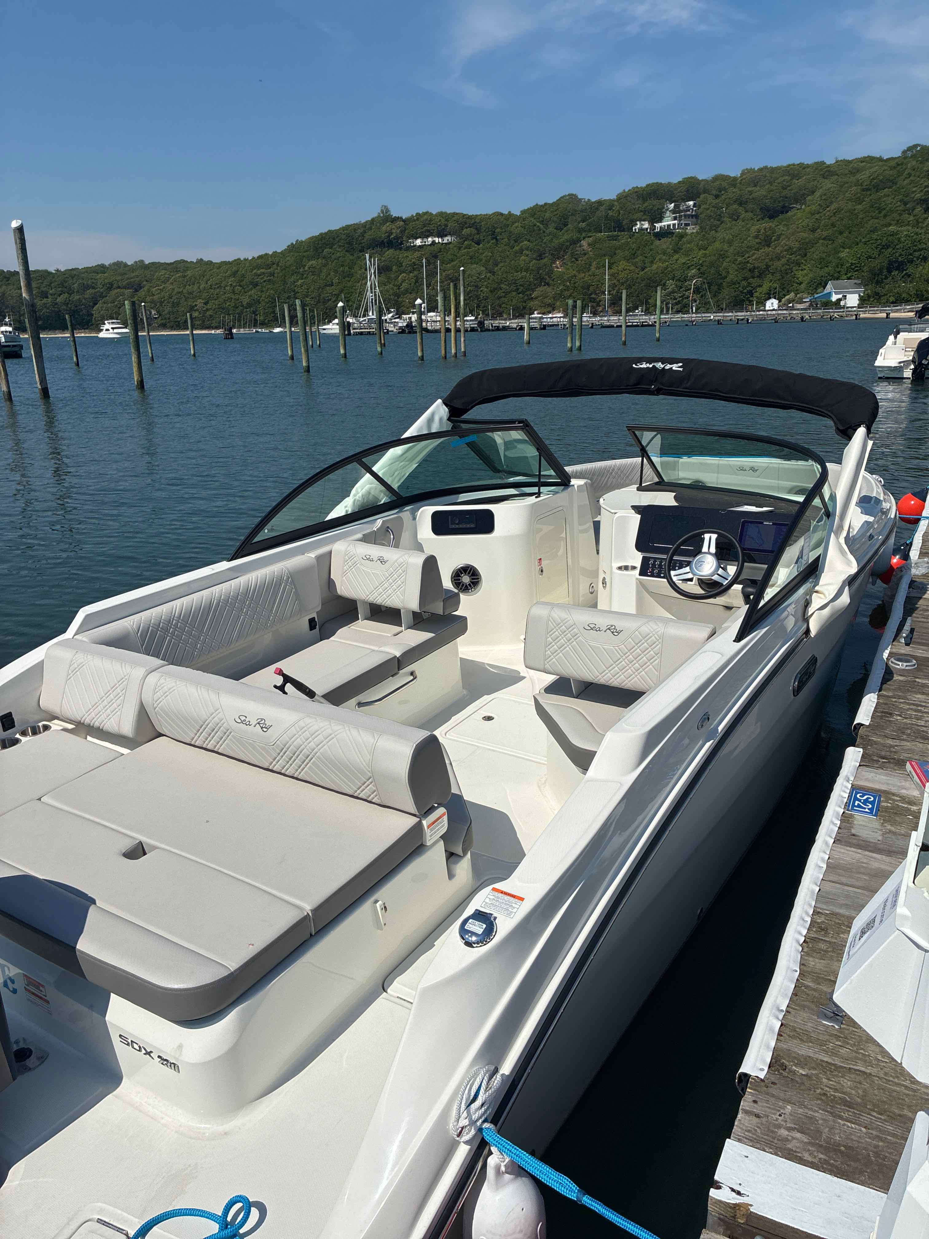 Island Wide (Sea Ray SDO 230 Mercury 200XL)