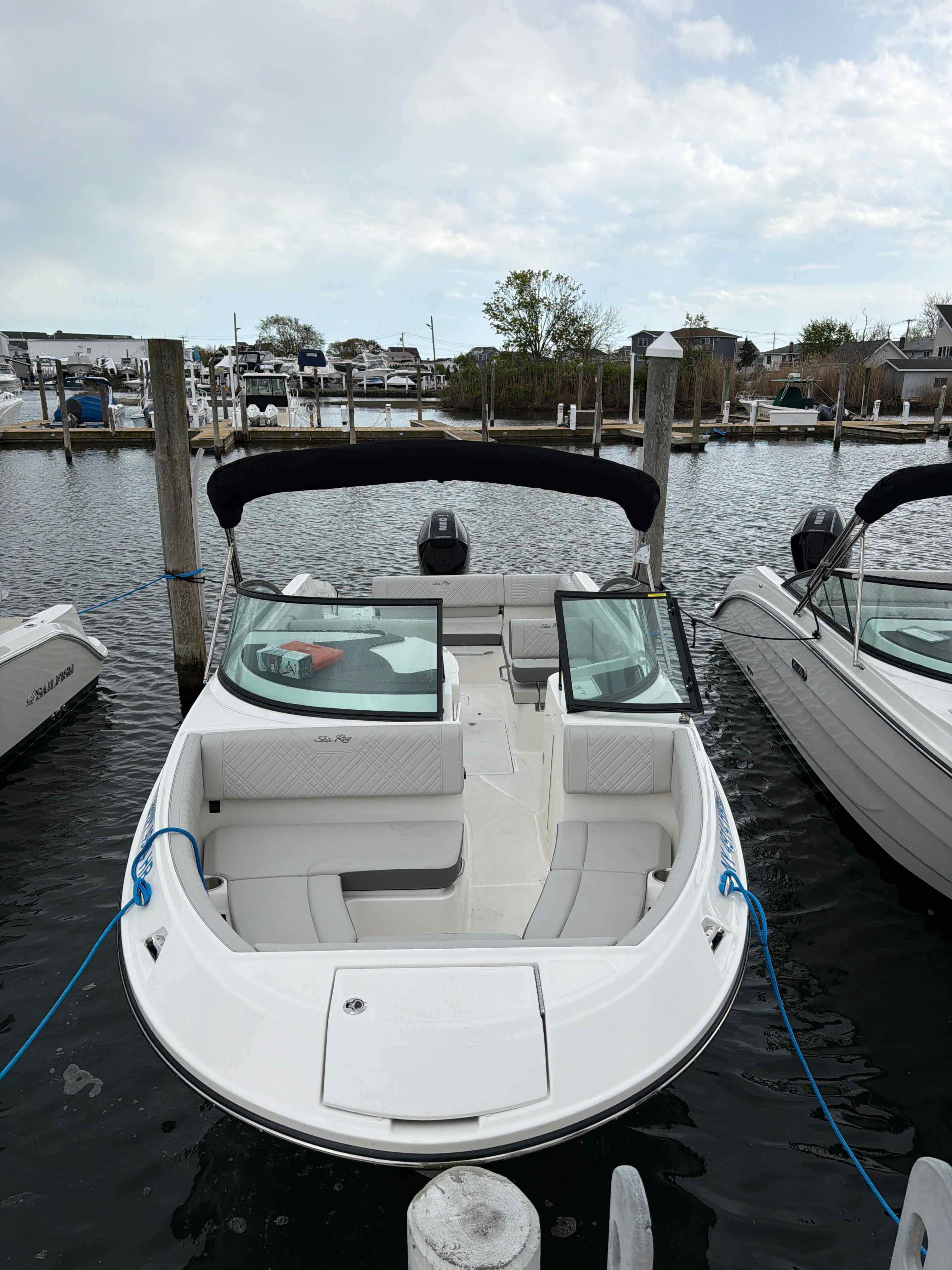New Boat Goofin' (Sea Ray SD0250)