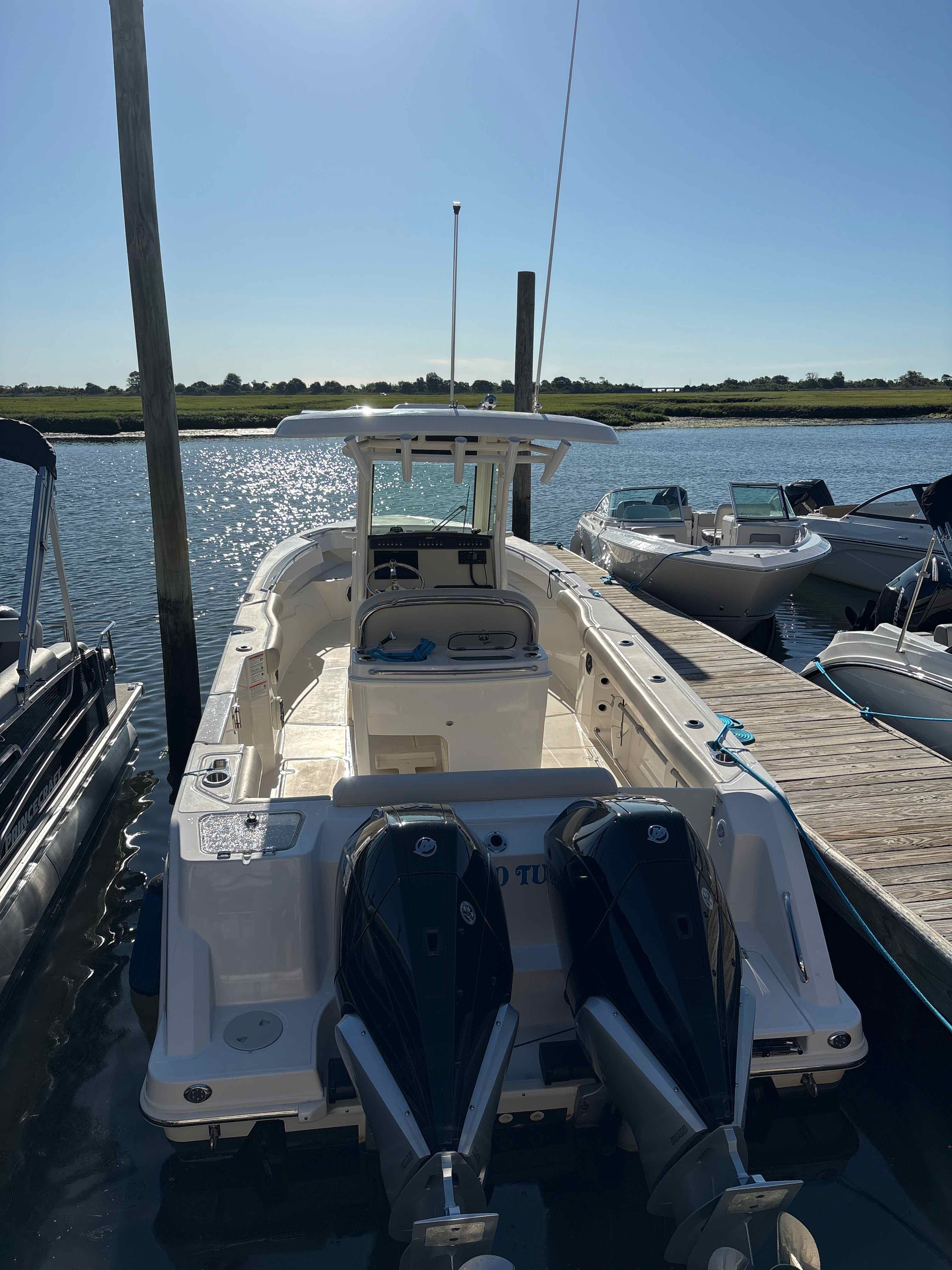 WICKED TUNAS (28' Boston Whaler Outrage CC Twin 250HP -Fishing/Cruising)