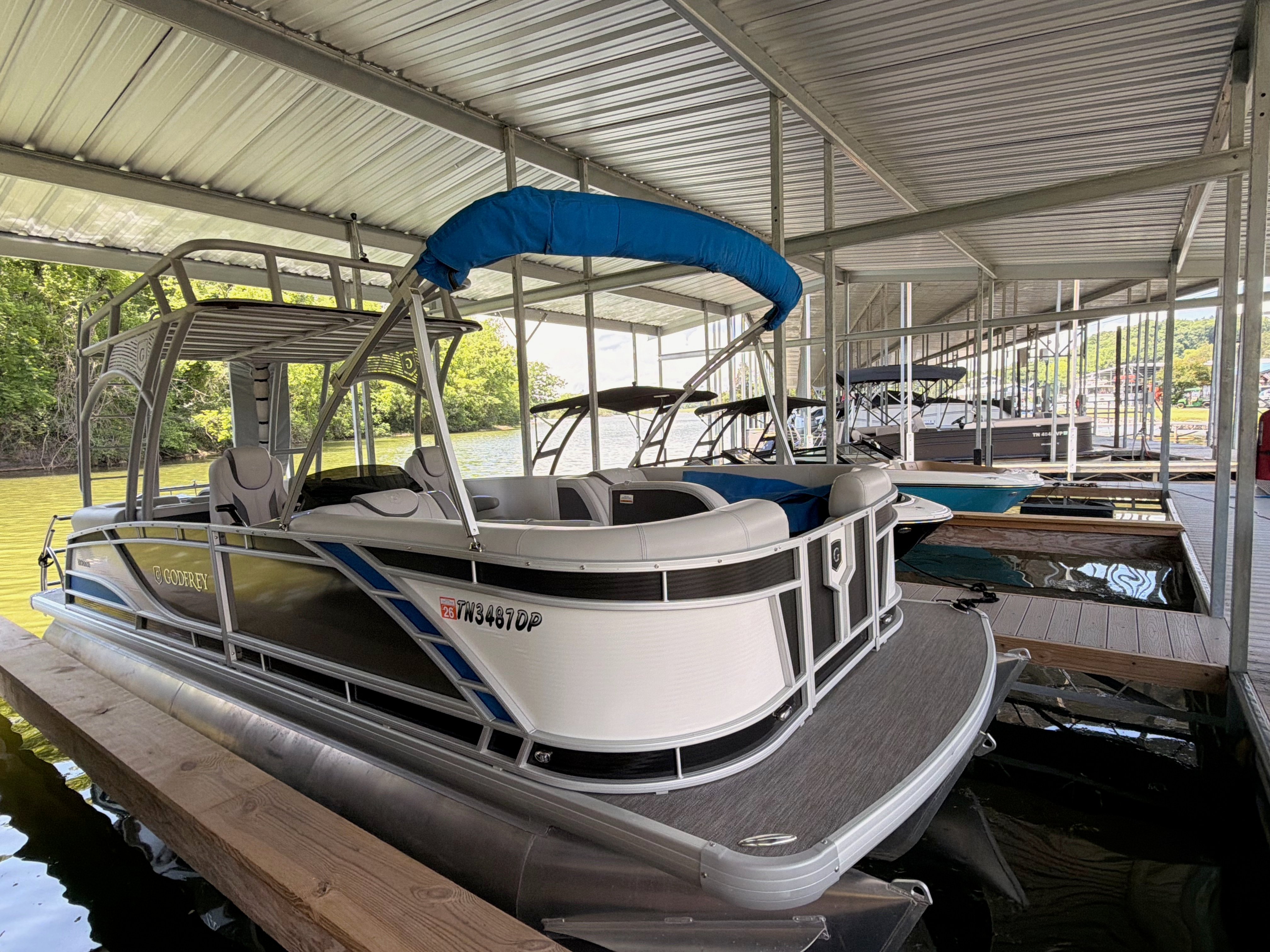 Mako - Double Decker Slidetoon - Tritoon