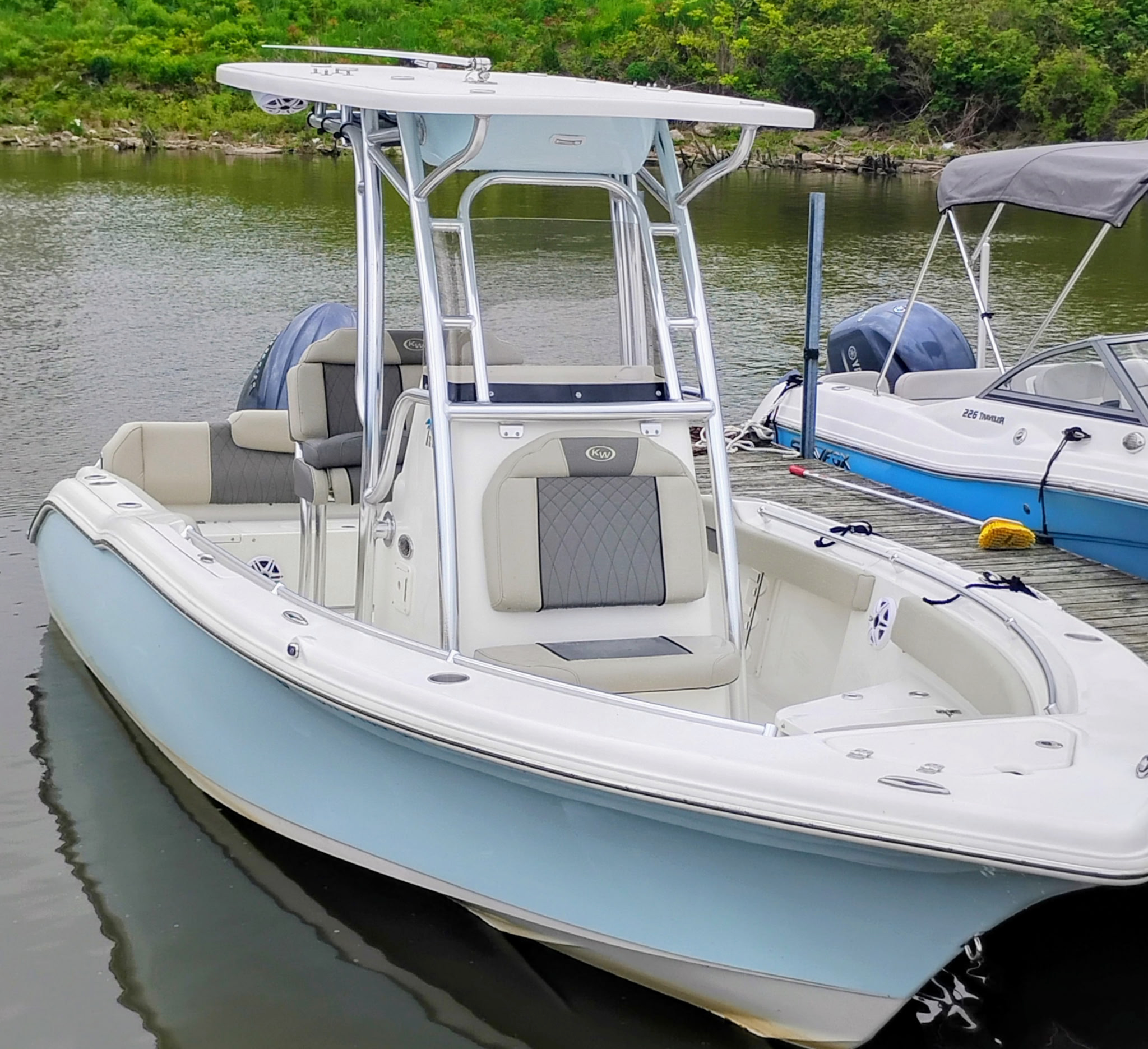 21' Center Console - 4081