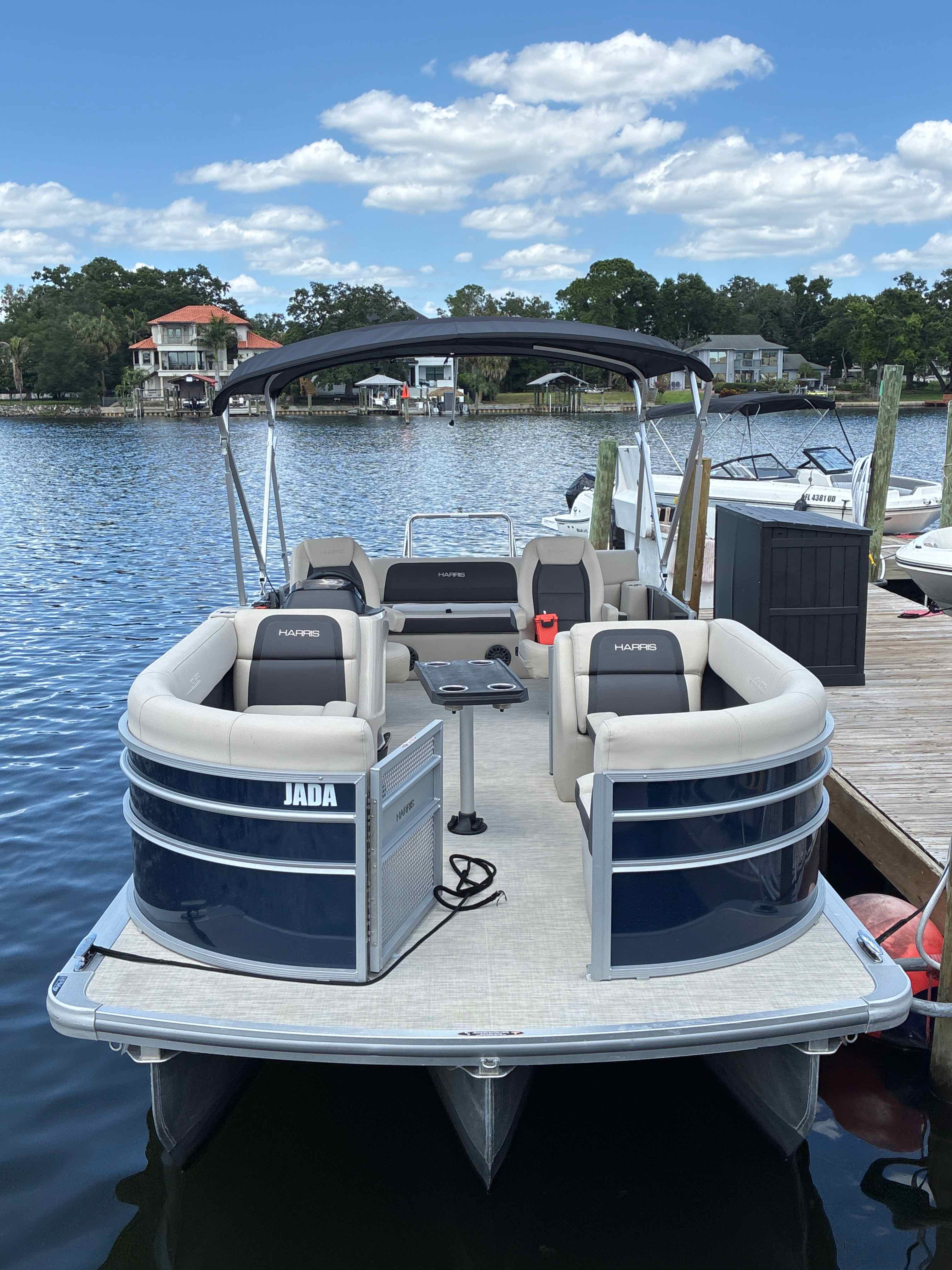 JADA - 23' Harris Tritoon (150 HP)