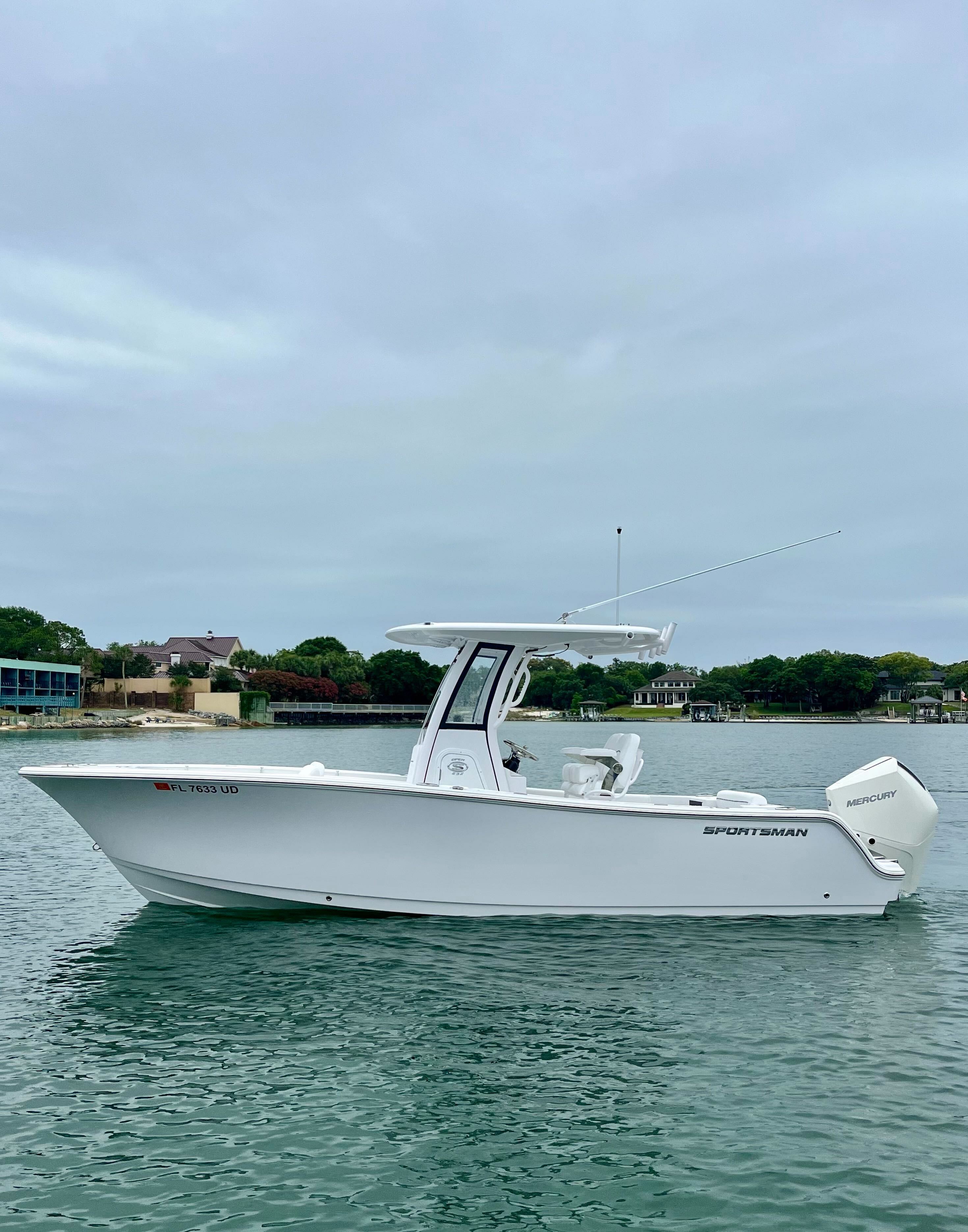 (370A) Sportsman 232  (Vessel Equipped with Electronic Throttle)