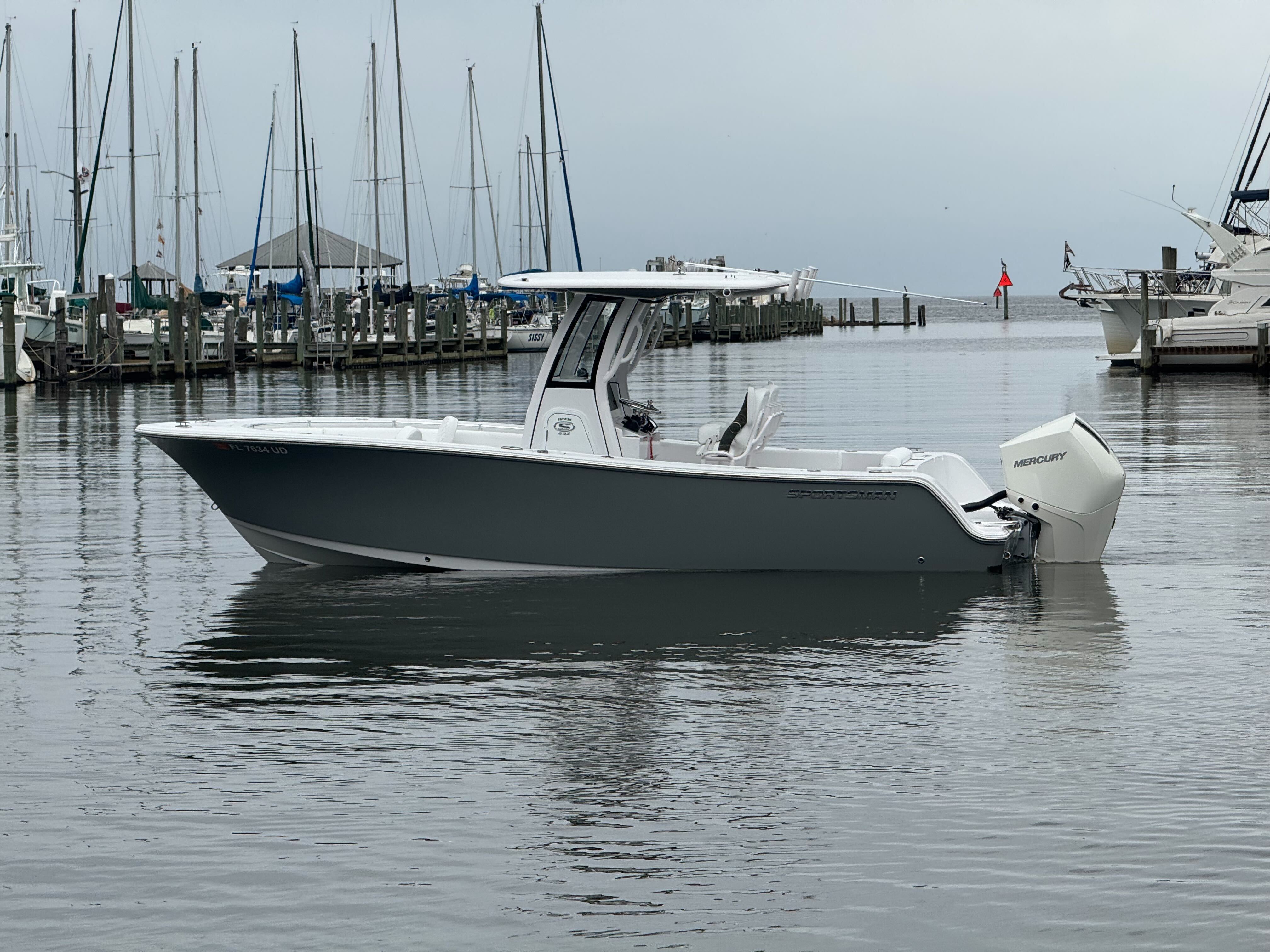 (364A) Sportsman 232  (Vessel Equipped with Electronic Throttle)