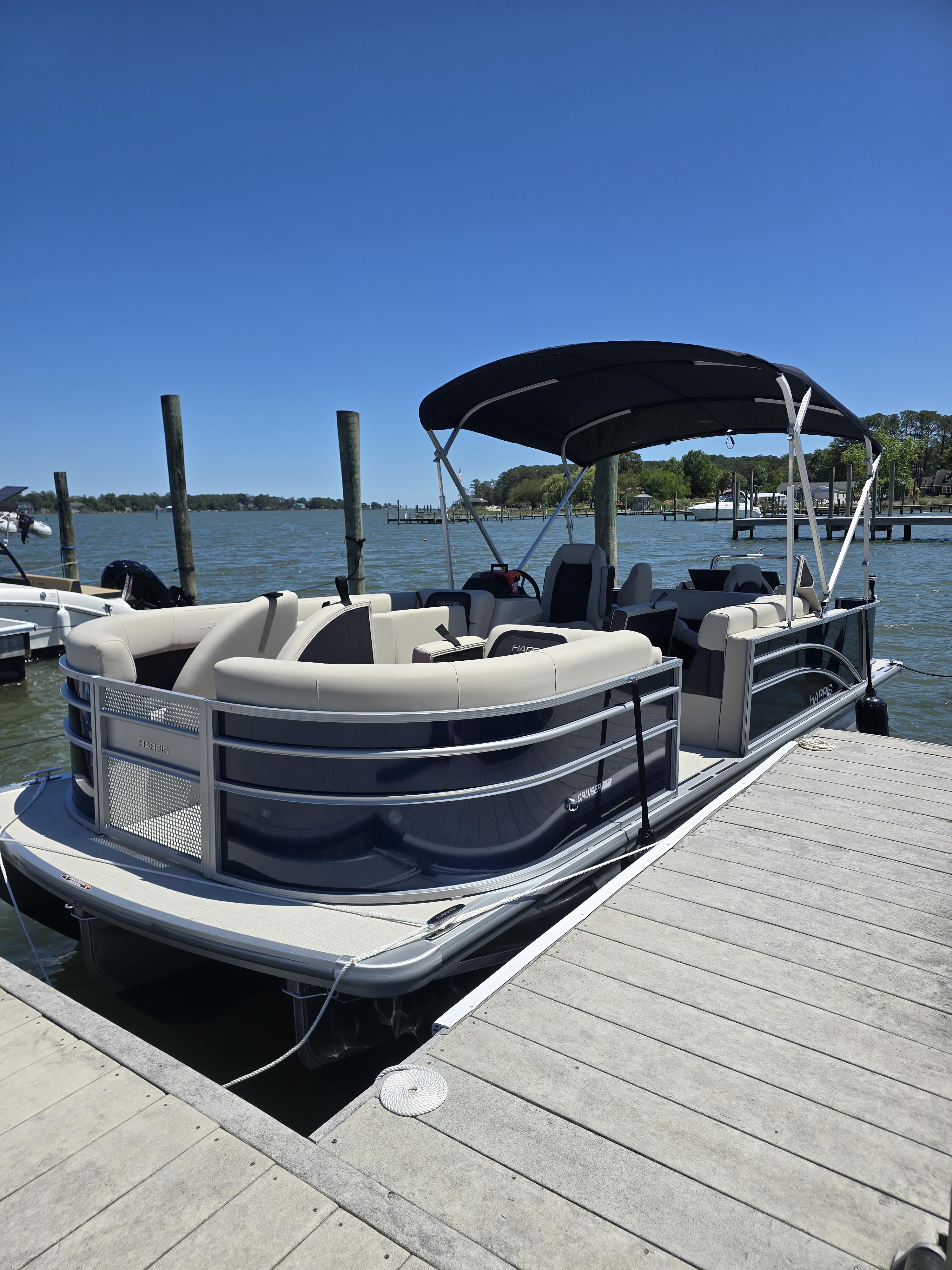 What's Up Dock (Harris 230 Fishtoon - 150HP)