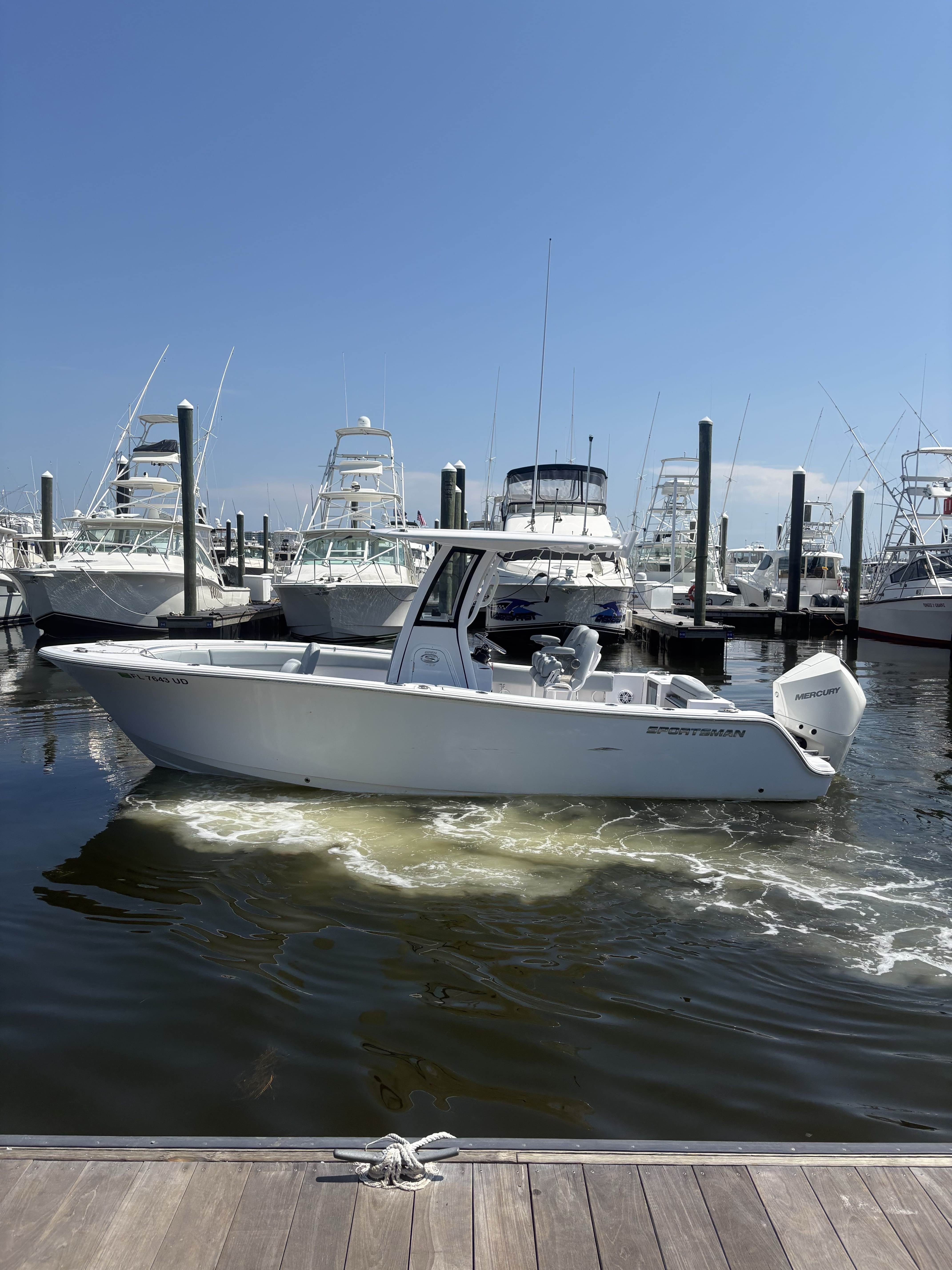 (372A) Sportsman 232 (Vessel Equipped with Electronic Throttle)