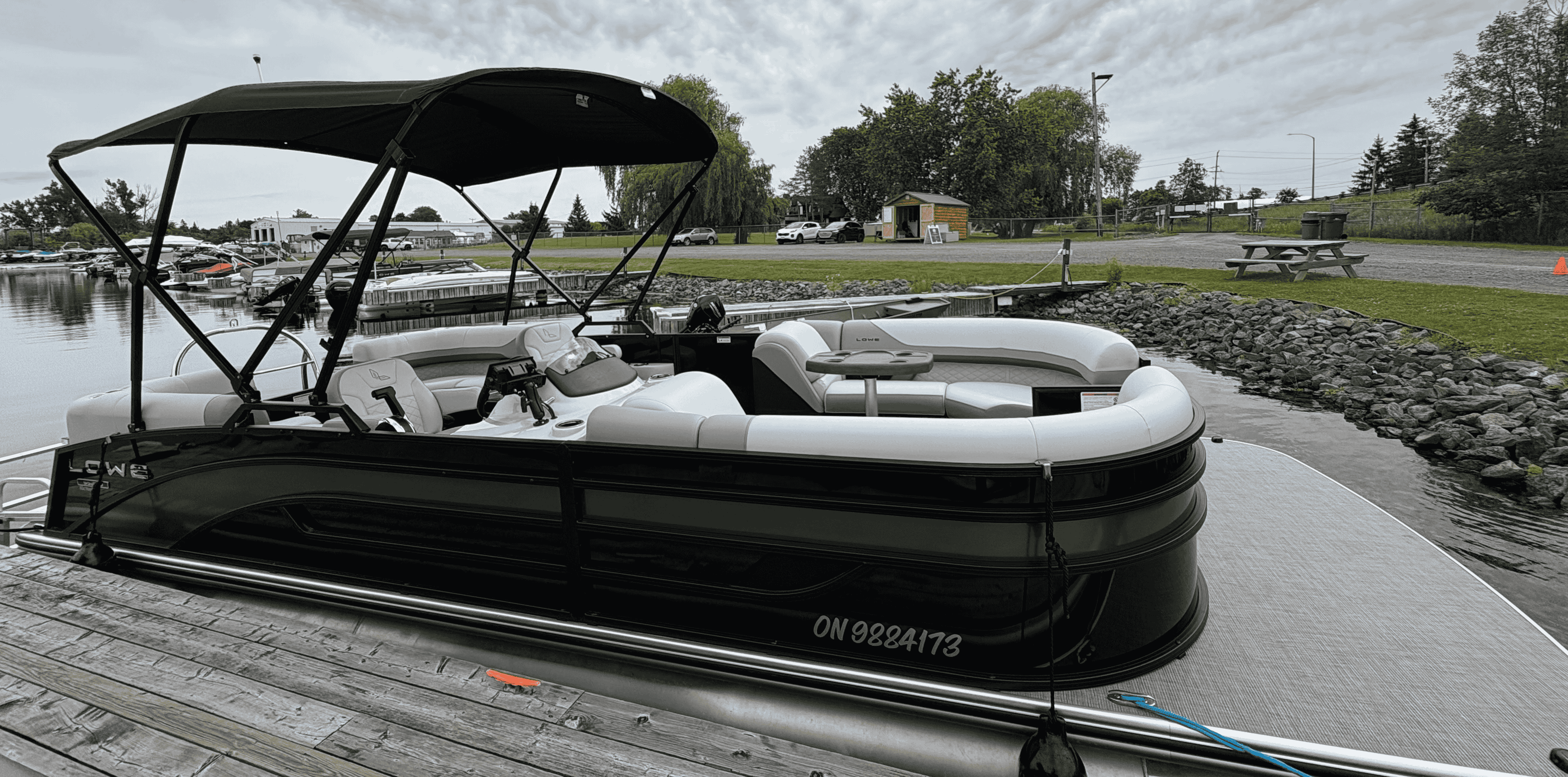 Lowe SS230 W (Black)