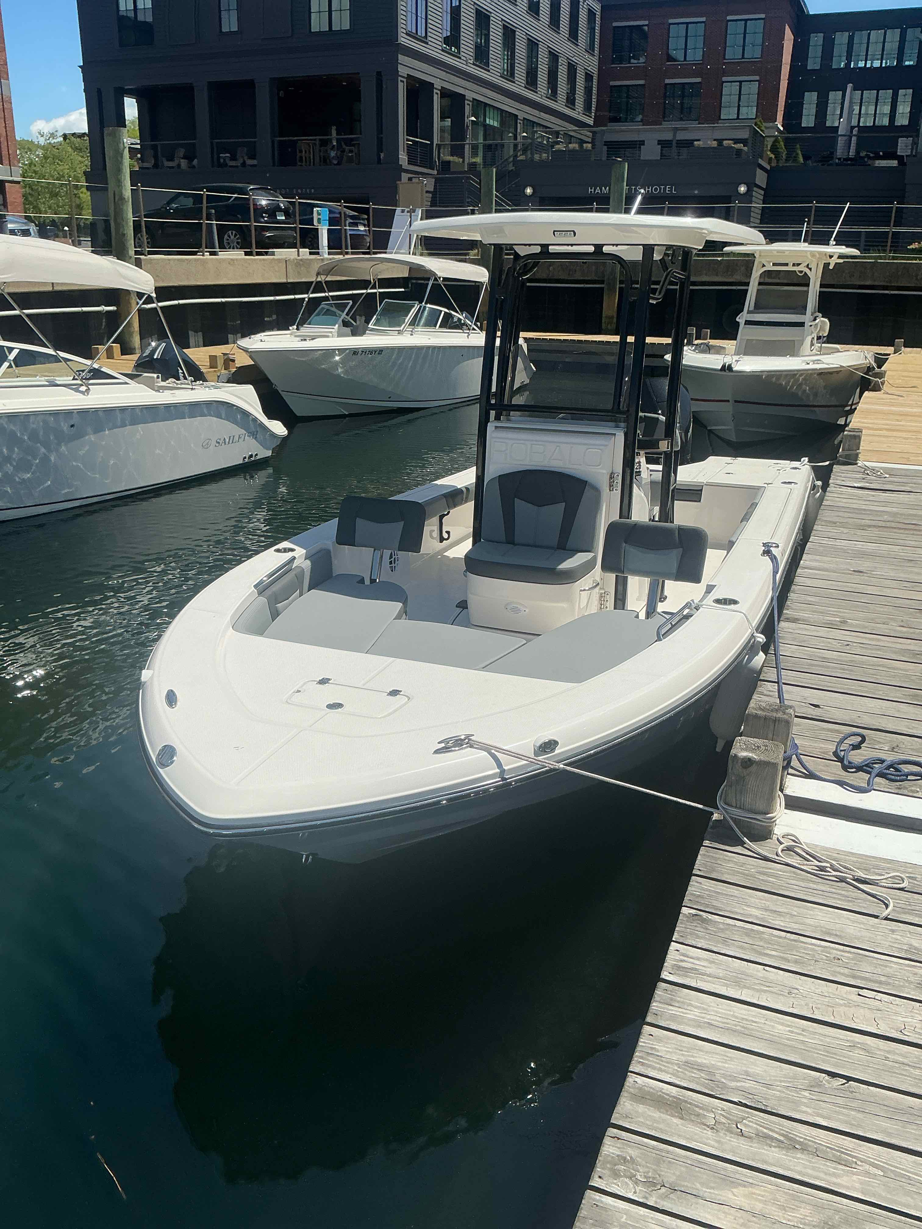 GANSETT (23ft Offshore CC Robalo R230)