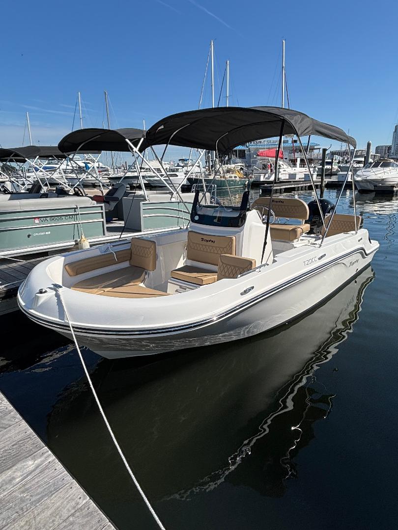 Hull Pass (Trophy 20-Fishing/Cruising)