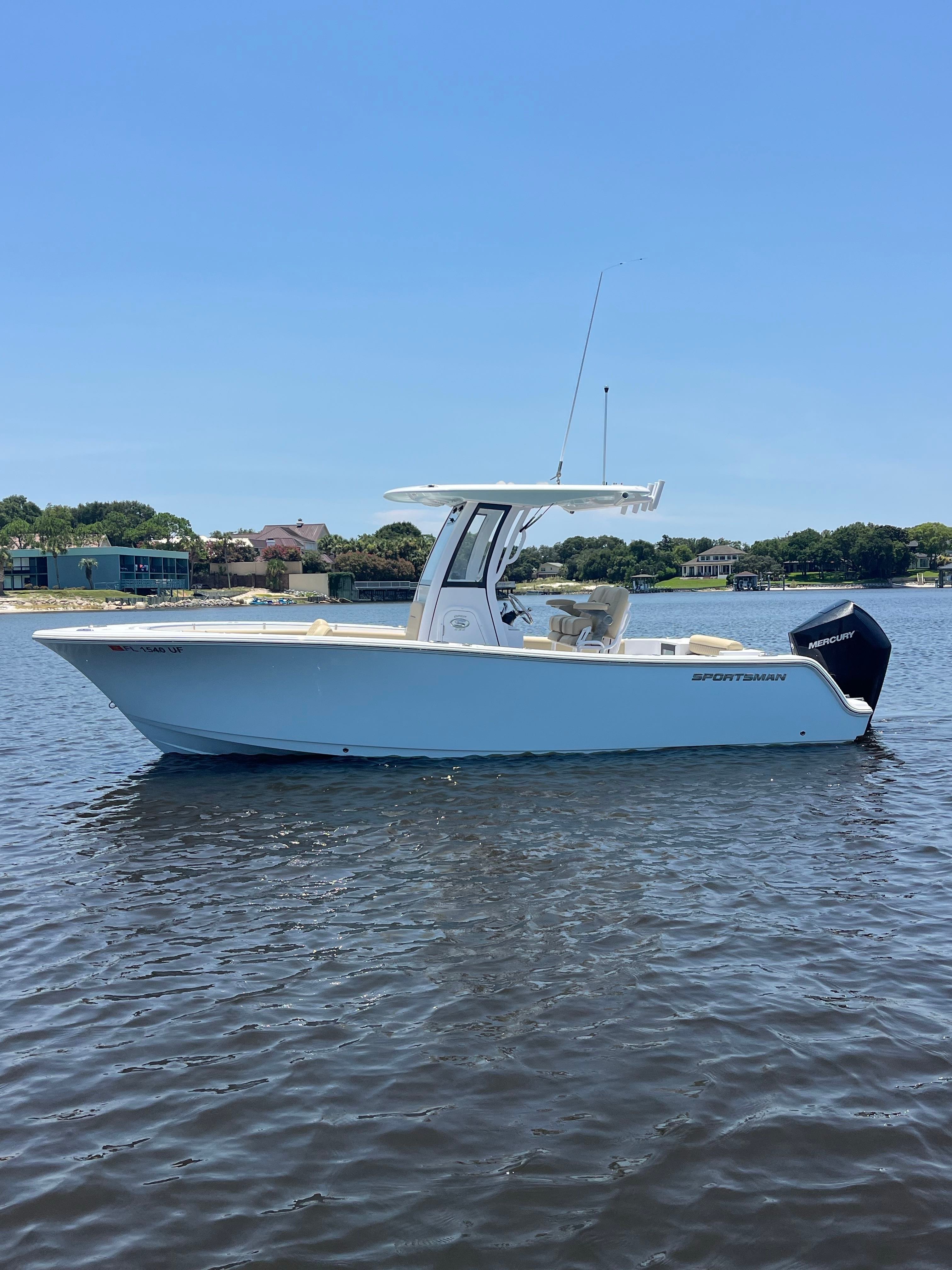 (376A) Sportsman 232  (Vessel Equipped with Electronic Throttle)