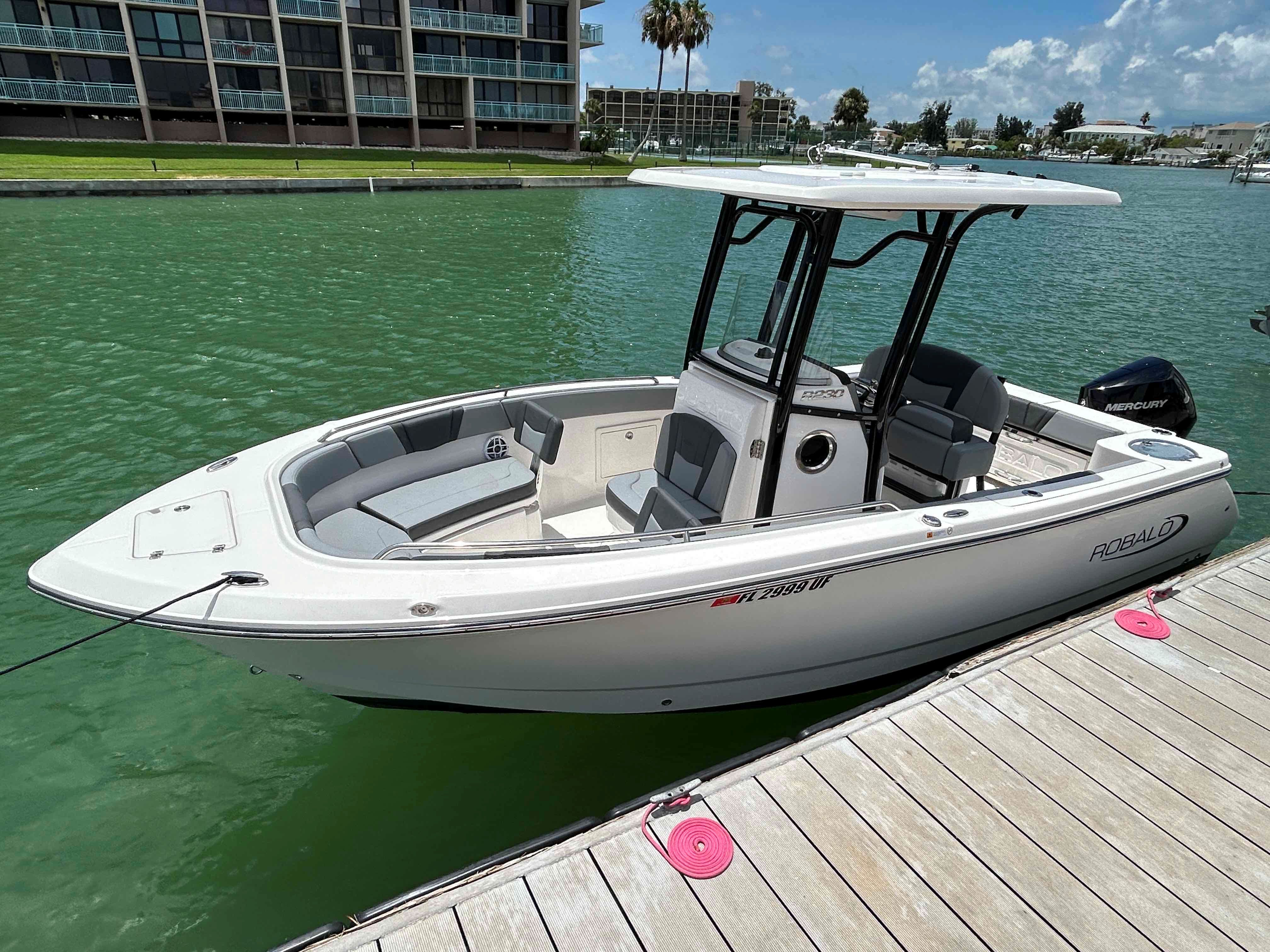MADAME BLUE - 23’ Robalo Offshore CC (250 HP)