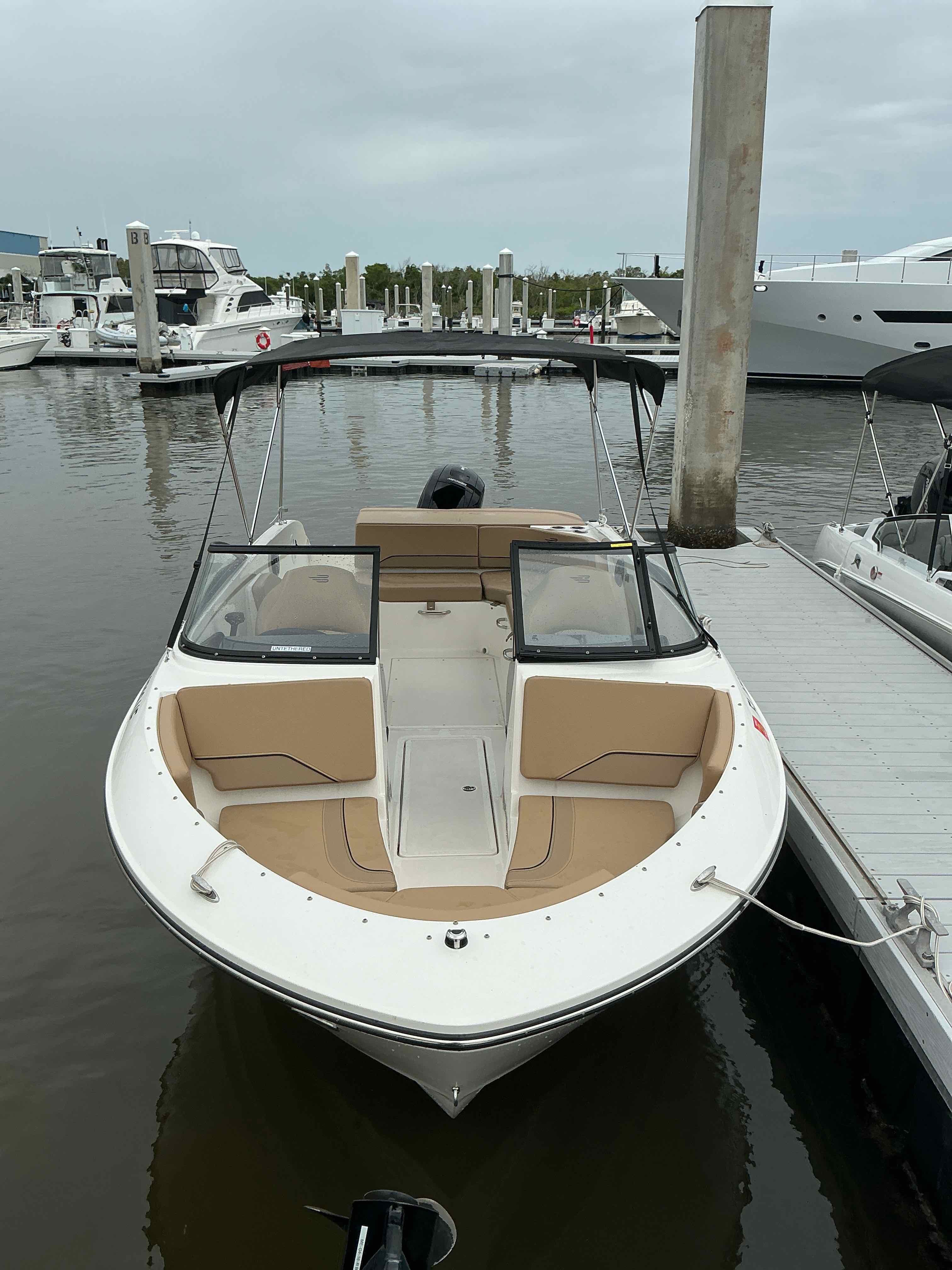 UNTETHERED - Bayliner V22 Deck Boat