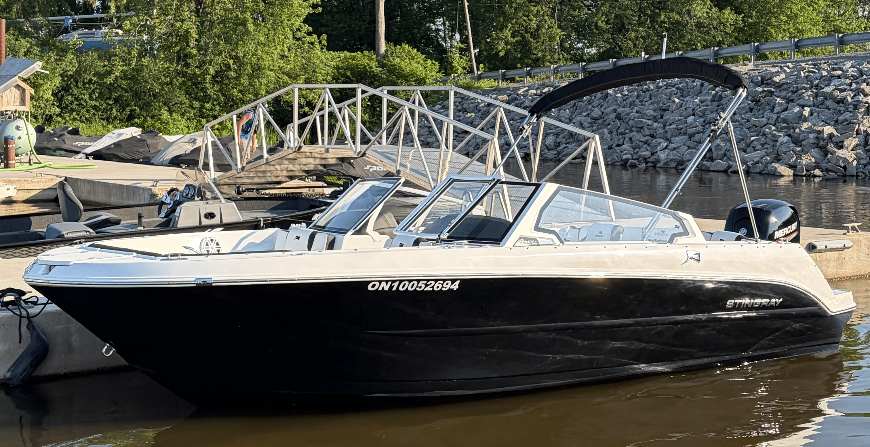 Stingray 20 SBX (Black)