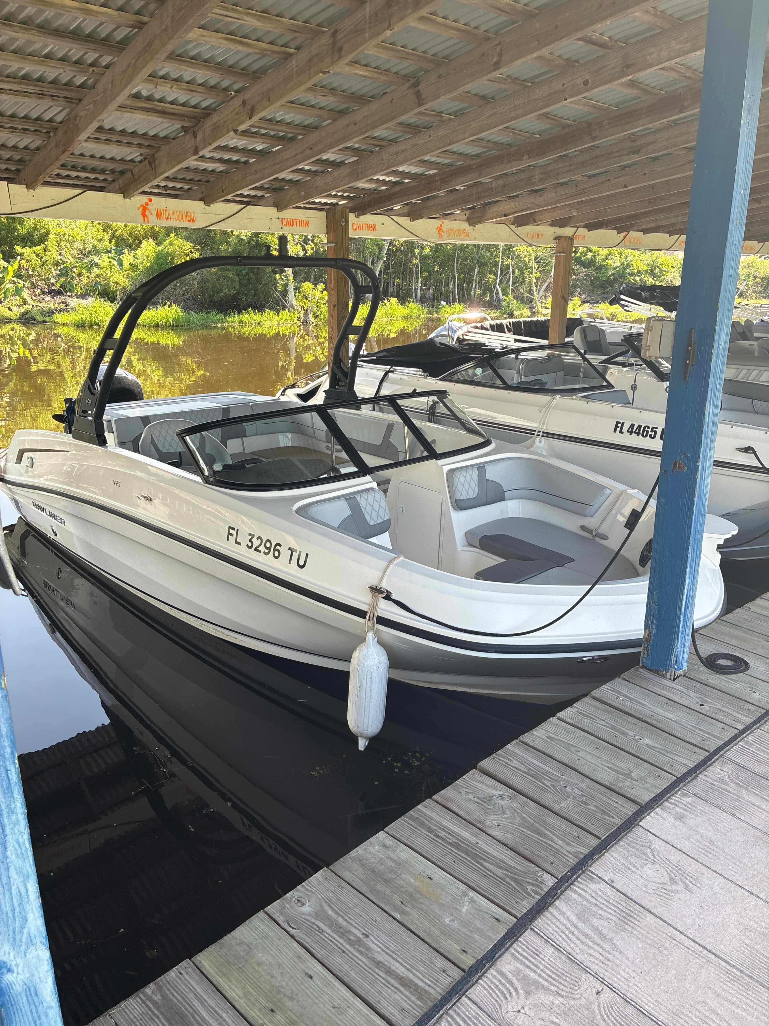MOINEENALA VR5 OB/BT Radio/Folding Ski Tower/115 HP/NO BIMINI