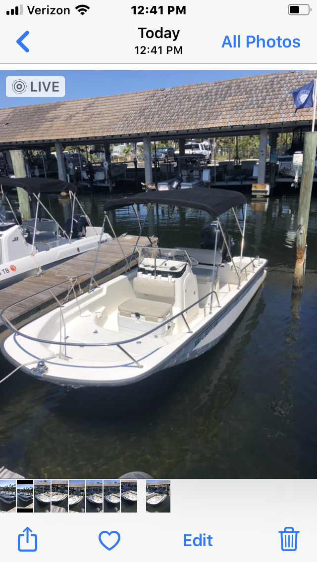 FLYING FISH (17' Center Console-Boston Whaler- 90 HP-Fishing)