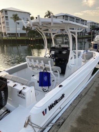 CHUCK WAGON (22FT Wellcraft  Center Console - 200 HP~Offshore Fishing)