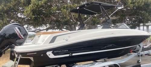 No Beachin (22' Bayliner Bowrider) (Bring Speaker!)
