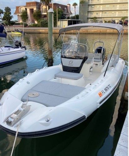 Dock Blanco (Zodiac- Rigid Inflatable 22' Bowrider 150 HP - Cruising Only)