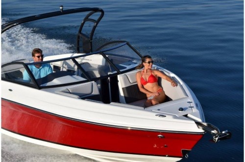 #70 - Rinker Q3 Bow Rider (No Fishing)