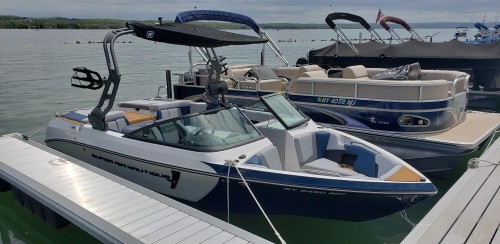 Skyliner - Super Air Nautique 210 - NY 6450 MP *No Fishing, NO PETS